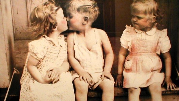 первой поцелуй