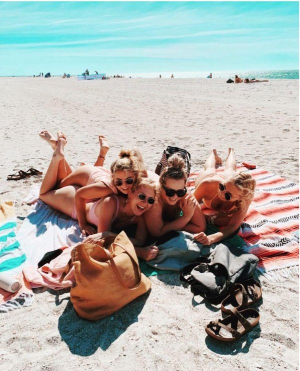 друзья на море