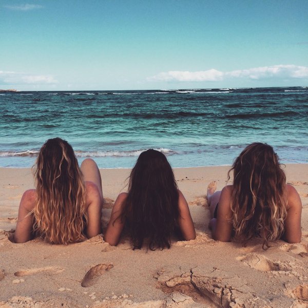 девушки пляж