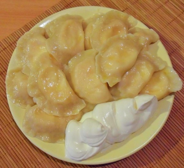 вареники со сметаной
