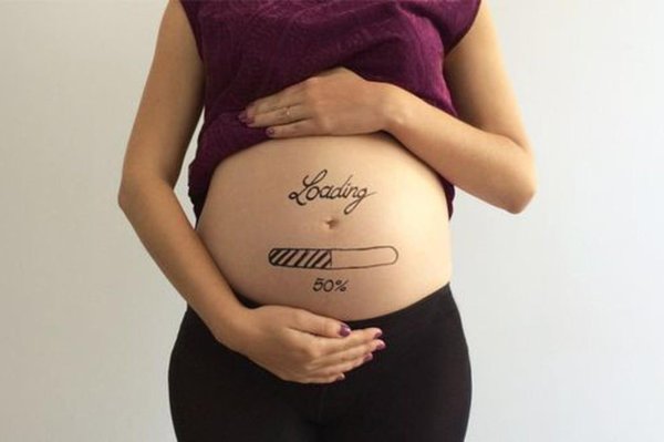 животик беременной