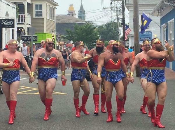 супергеройские костюмы