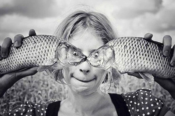 человек с рыбой