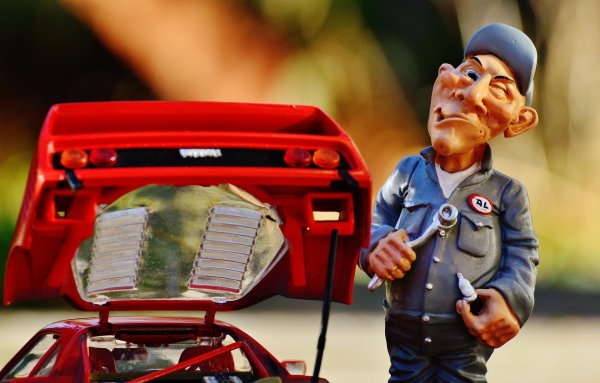 игрушечная машинка