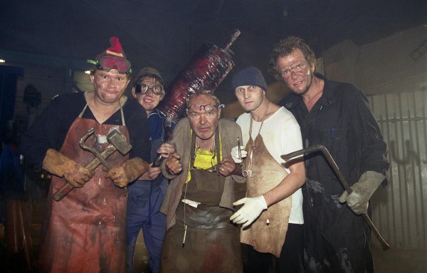 слесари сантехники