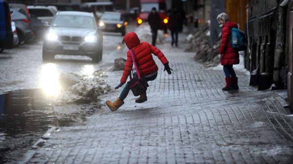 скользко на улице