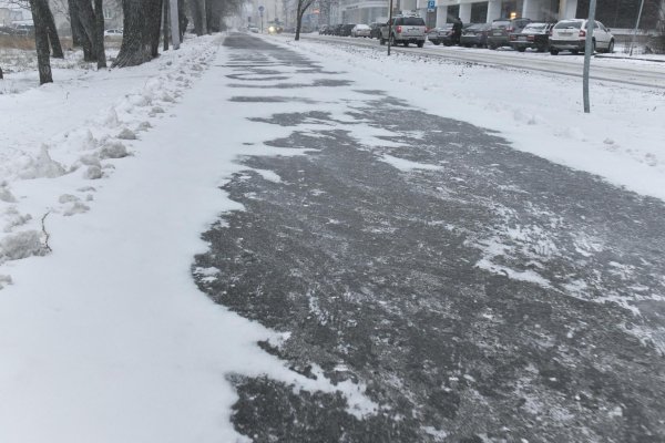 снег на дорогах