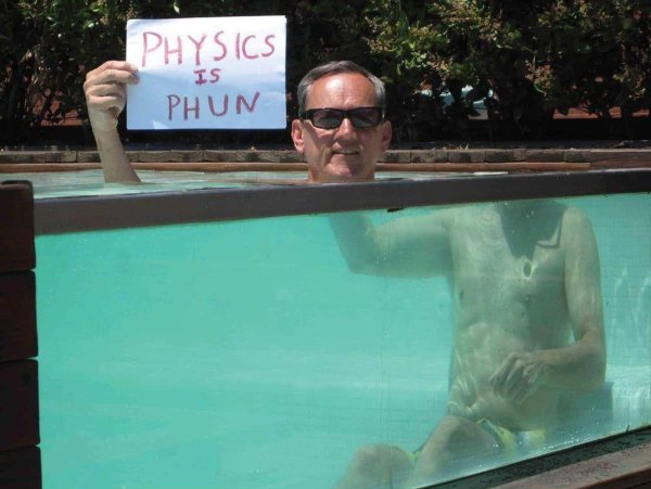 стеклянный бассейн