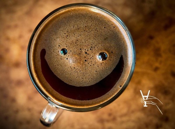 кофе улыбается