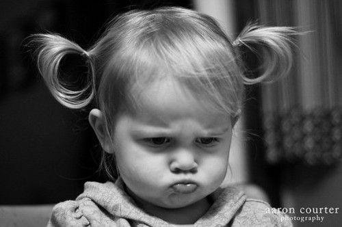 обиженная девочка