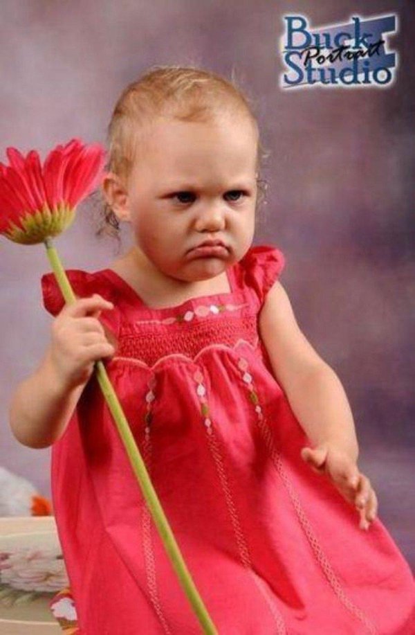 недовольный ребенок