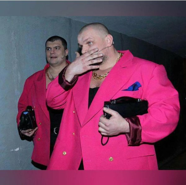 новый русский в малиновом пиджаке