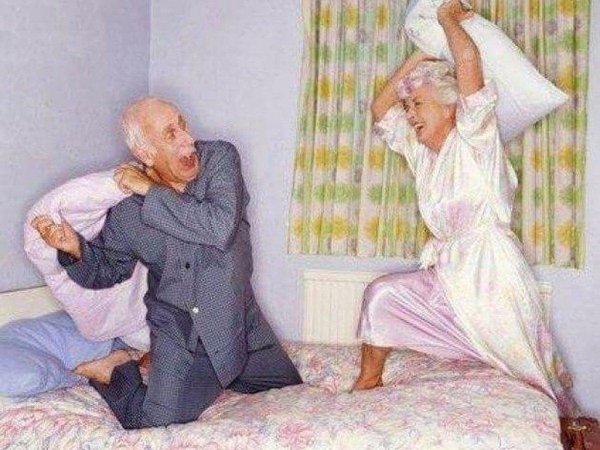 пожилая пара