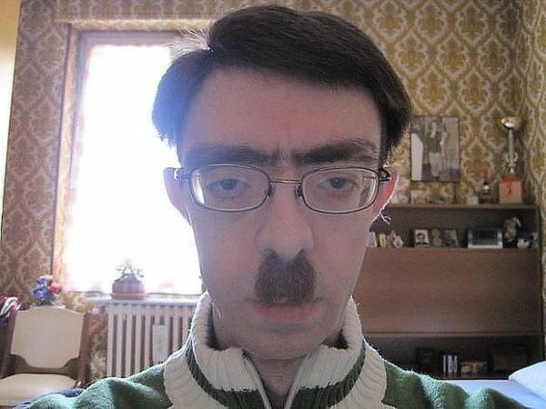 усатый девственник