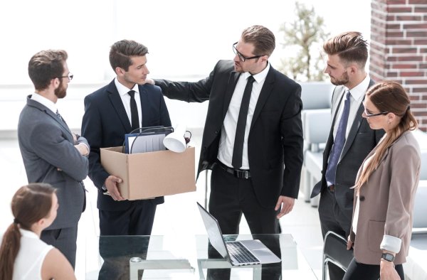 уволенный сотрудник