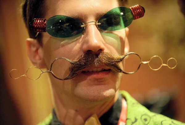 мужские усы