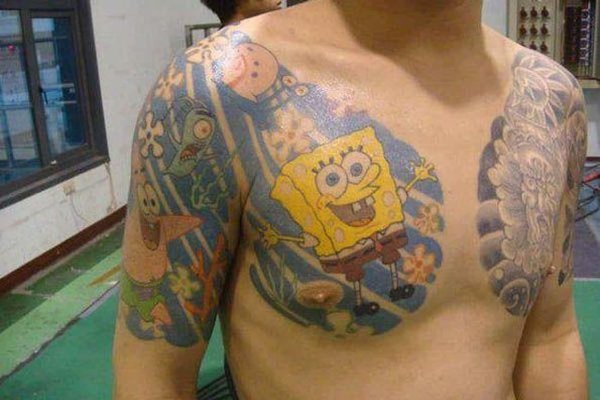 татуировка спанч боб