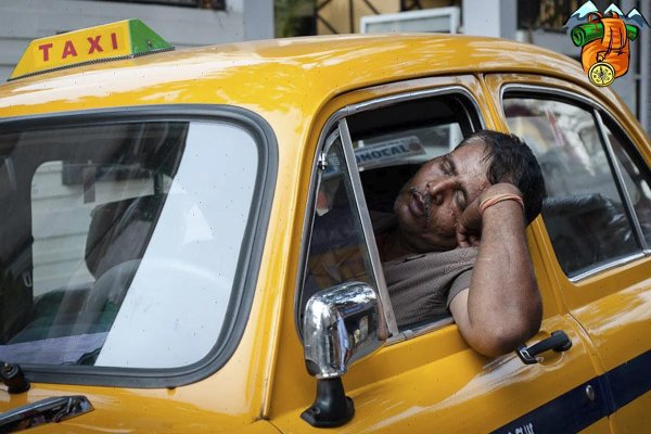 таксист индус