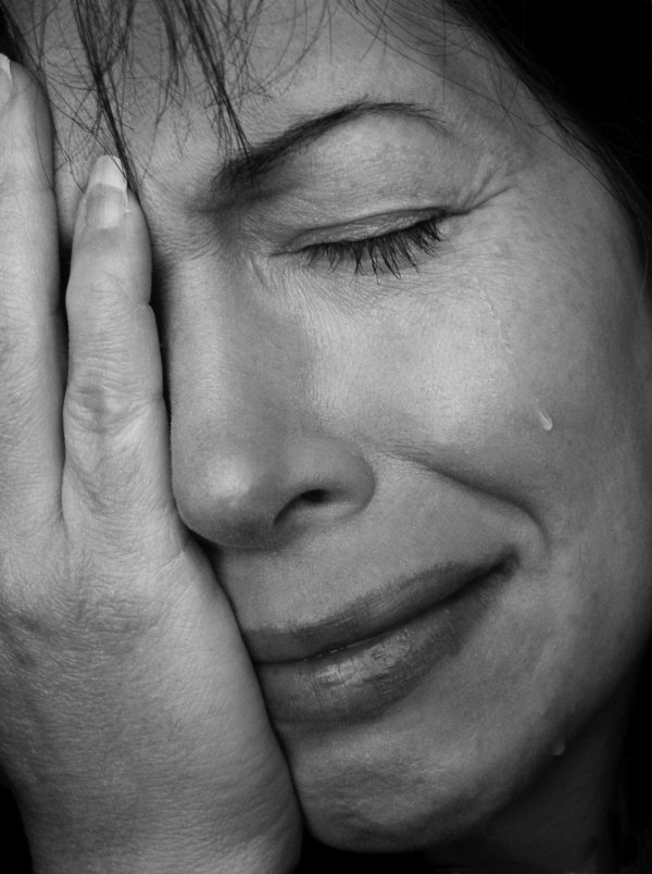 слезы женщины