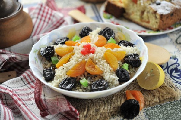 плов с сухофруктами