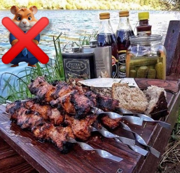 стол с шашлыками