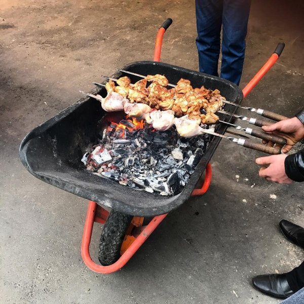 огромный мангал