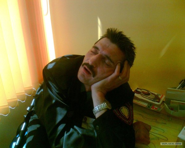 пьяный охранник