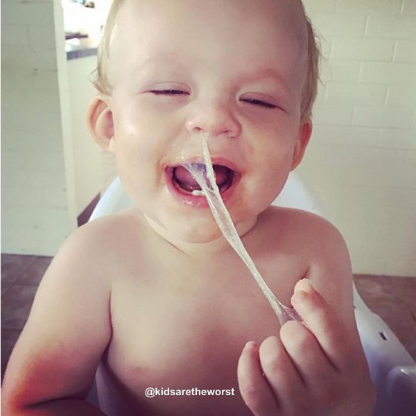 ребенок срыгивает фонтаном