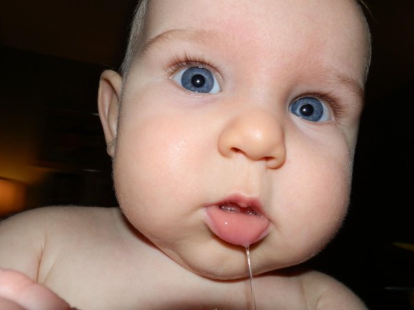 капают слюни