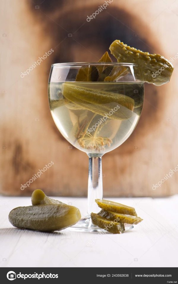 водка с огурцом