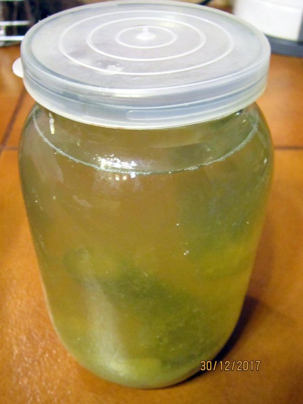 банка с рассолом