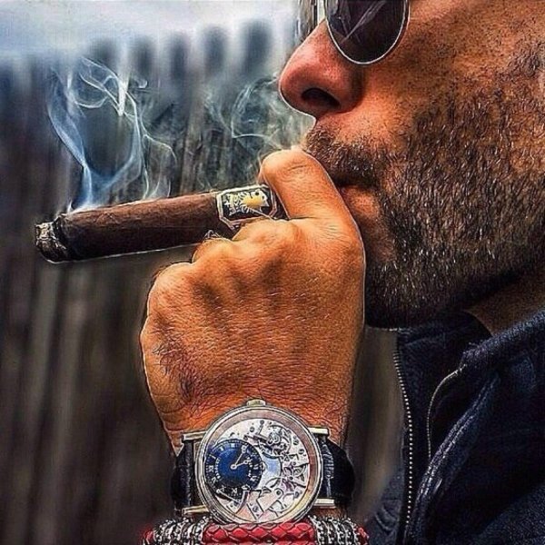 мужик с сигарой