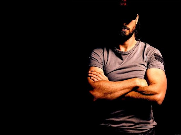 мужик брутальный