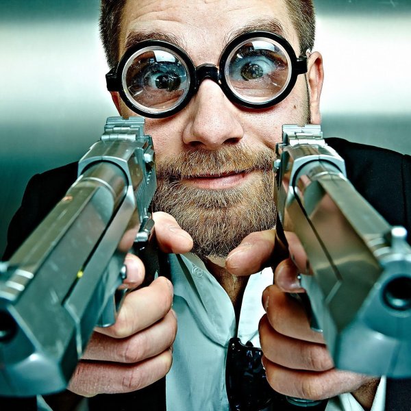 мужик с пистолетом