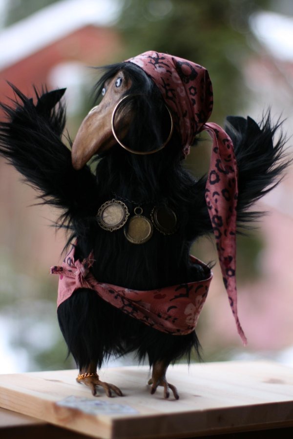 ворона игрушка