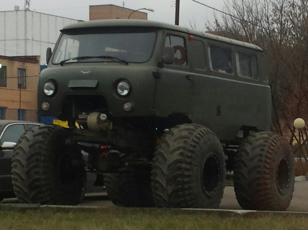 буханка на больших колесах