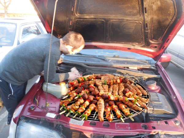 жарим шашлык