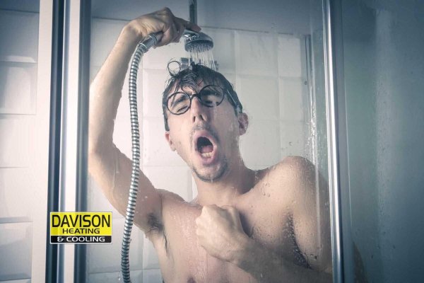 человек под душем