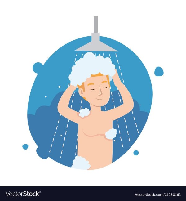 принимает душ