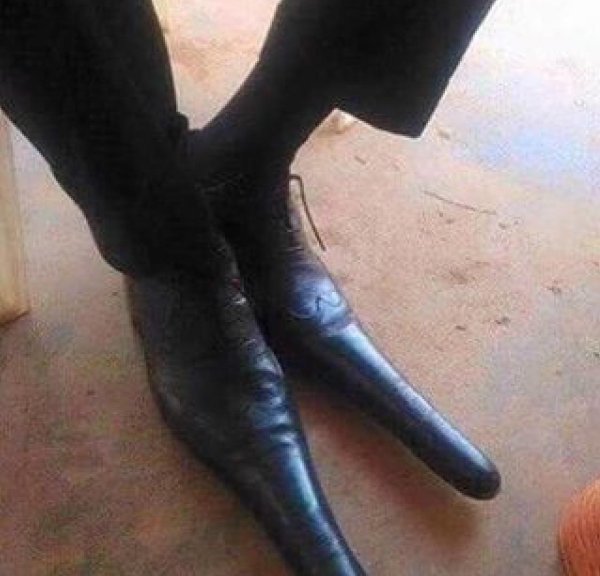 ботинки с длинными носами