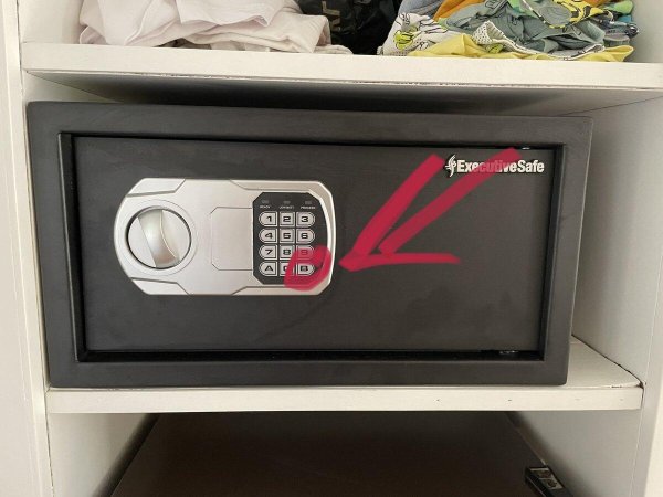 сейф маленький