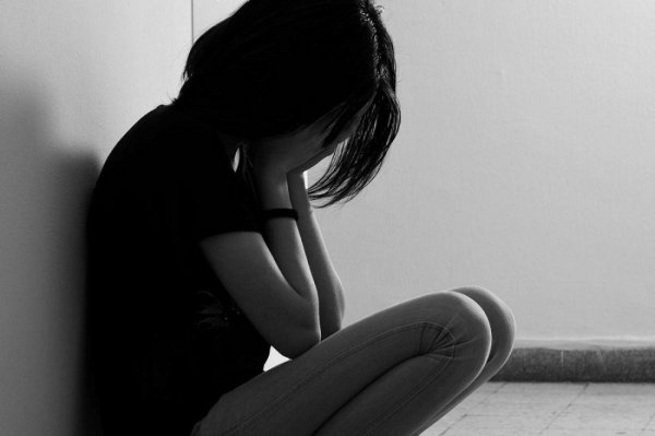 депрессивная девушка