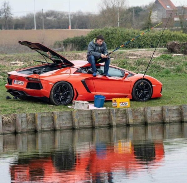 ламборгини в деревне