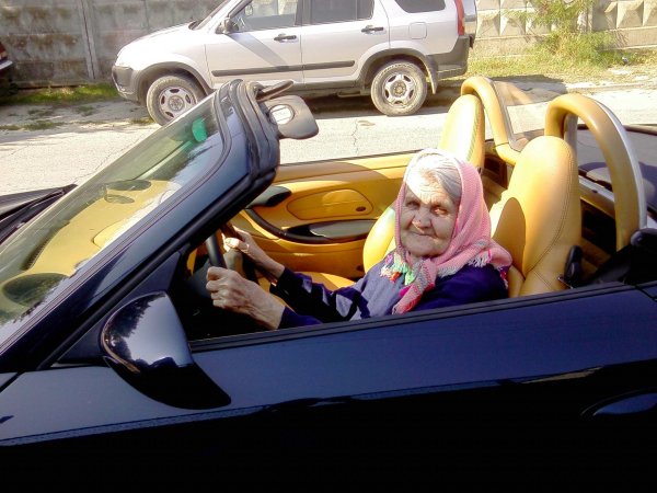 бабка за рулем