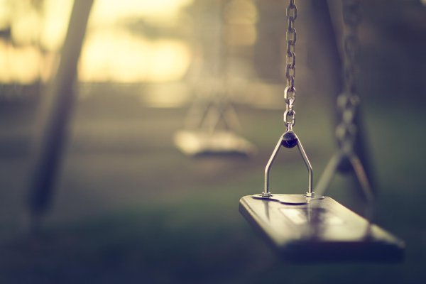 одинокие качели