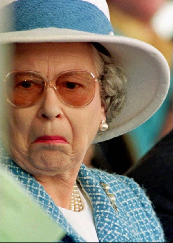 королева англии рептилоид