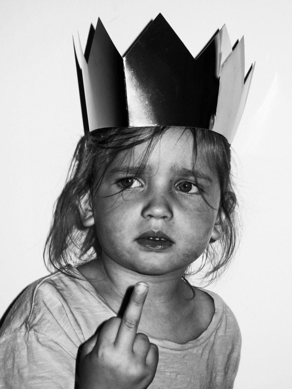 злая девочка