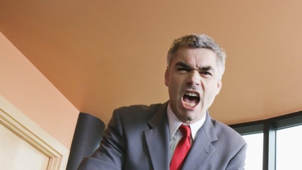 Начальник злой