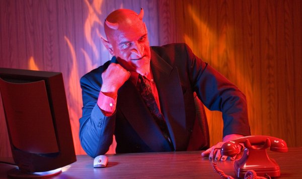 дьявол смеется