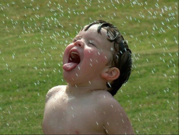 дети под дождем